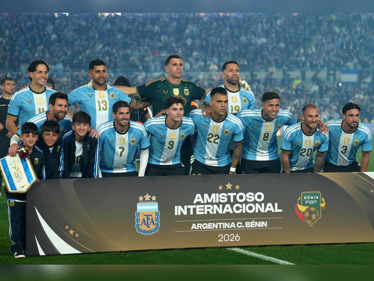 Messi llora en su adiós con Argentina, otro crack se retiró, la bronca e insólito regalo