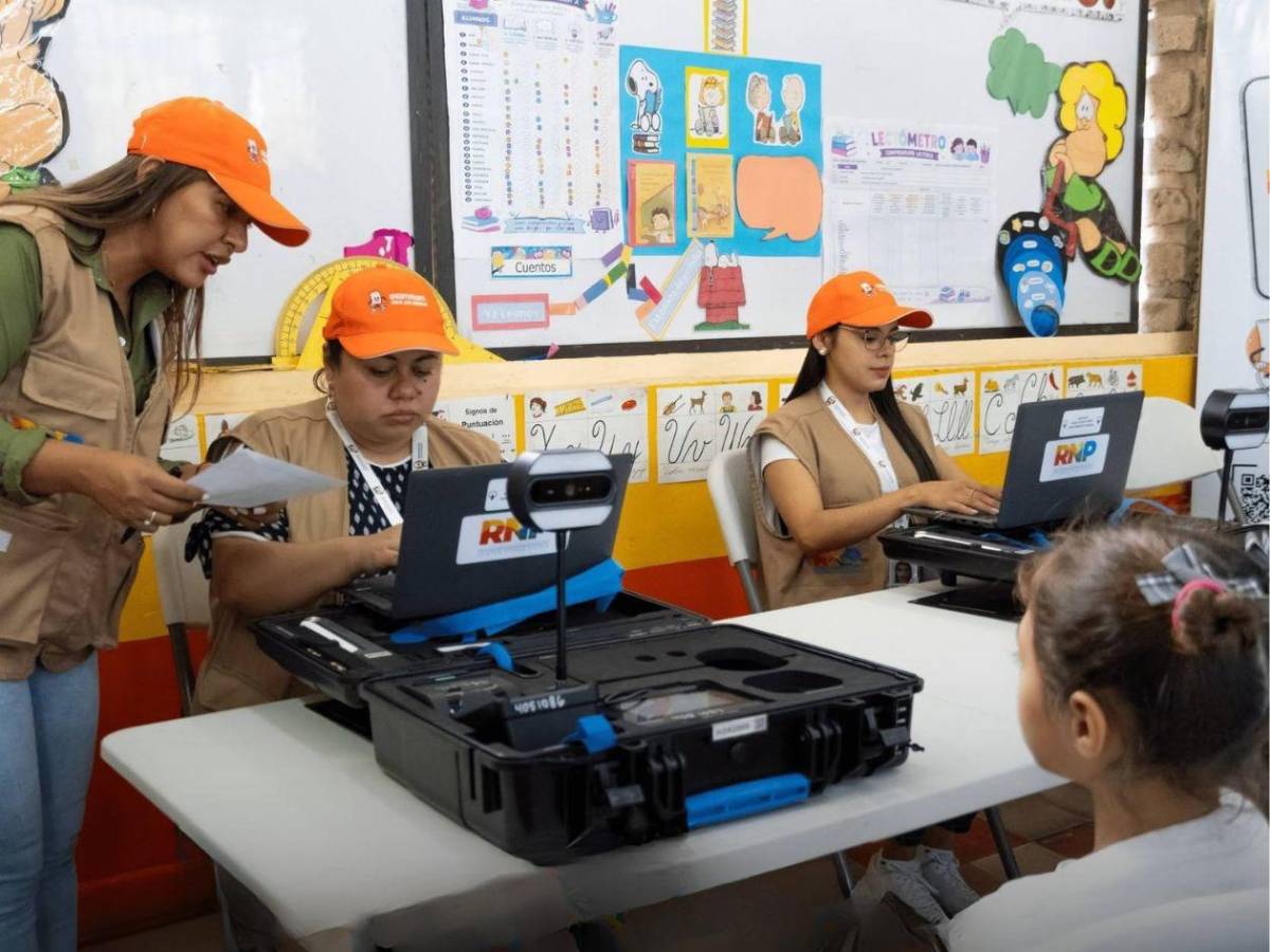 Así es el Dinna, el documento para identificar a los menores en Honduras