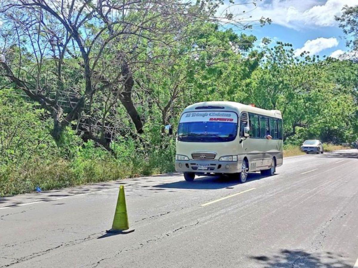 Muere Delmy Linares tras ser empujada por ayudante al bajar de un bus en Choluteca