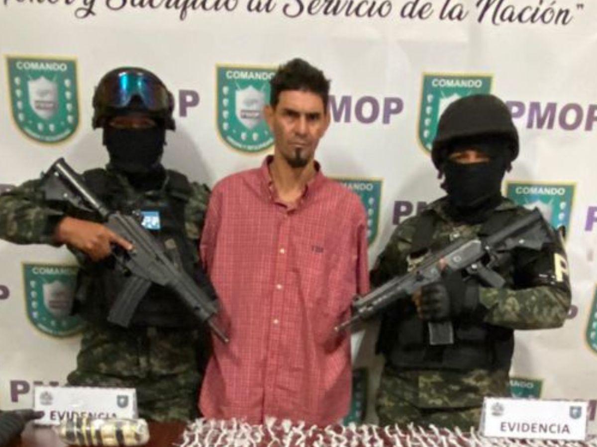 Capturan a líder de la pandilla 18 con fuerte arsenal y droga en la Miguel Ángel Pavón de SPS