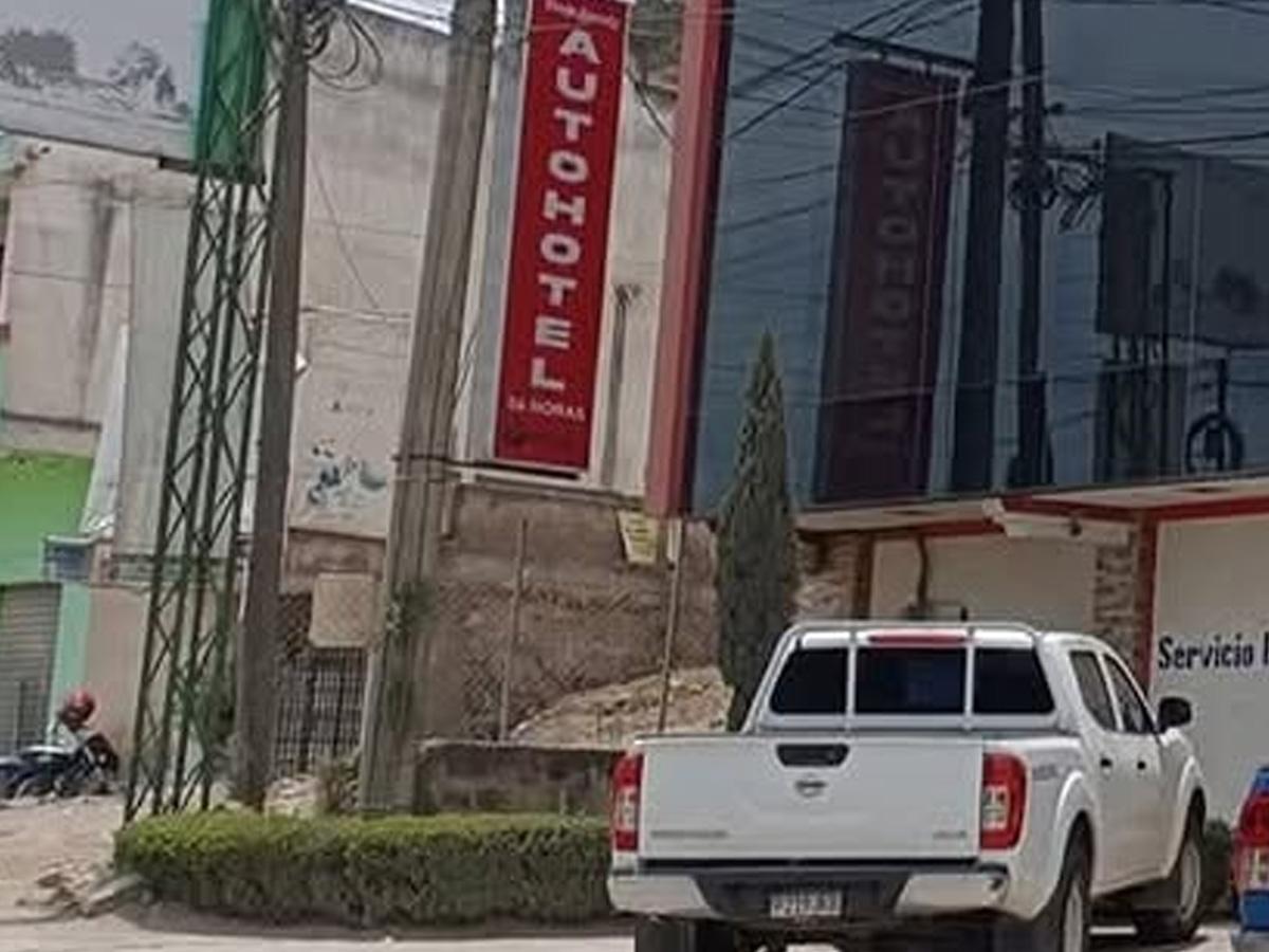 Esto revela autopsia de joven que murió en un motel después de ingresar con dos hombres