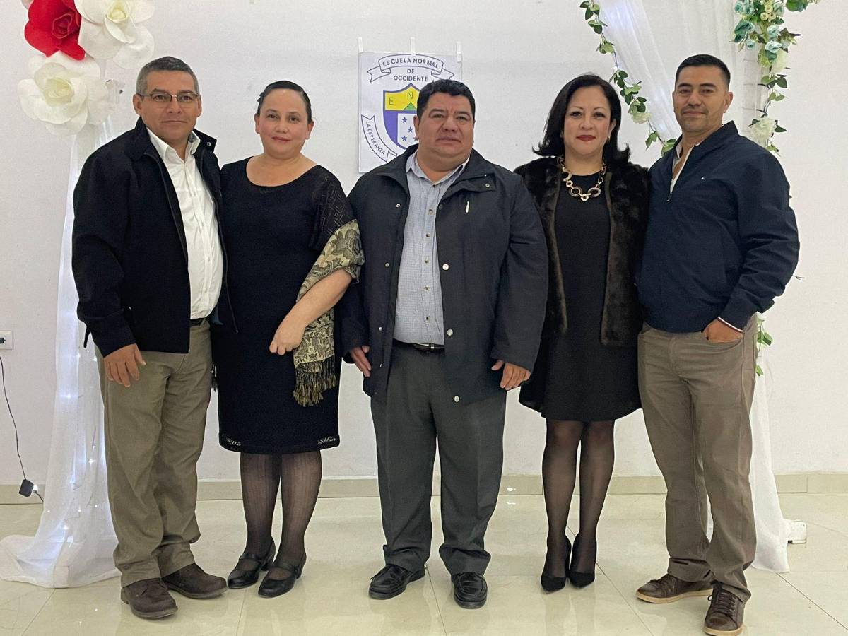 Benigno Ramos, Vanesa Flores, Arturo Lara, Tania Villanueva y Eber Coello