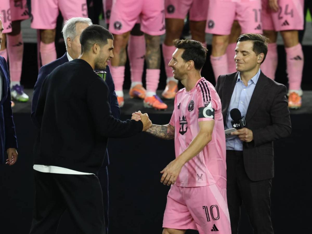 Messi con pelea y beso inusual en consagración del Inter Miami