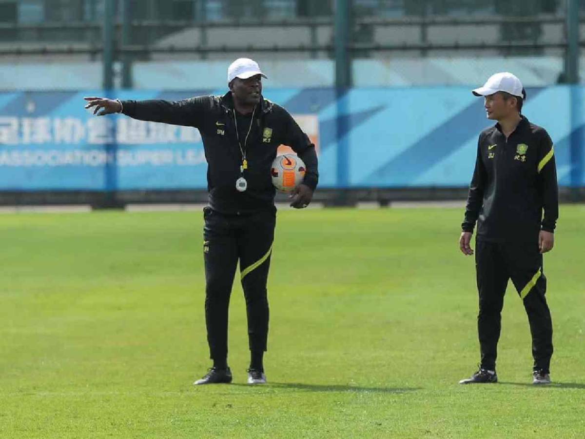 Dejó a Honduras sin Mundial y renuncia: Selección de Concacaf se queda sin DT