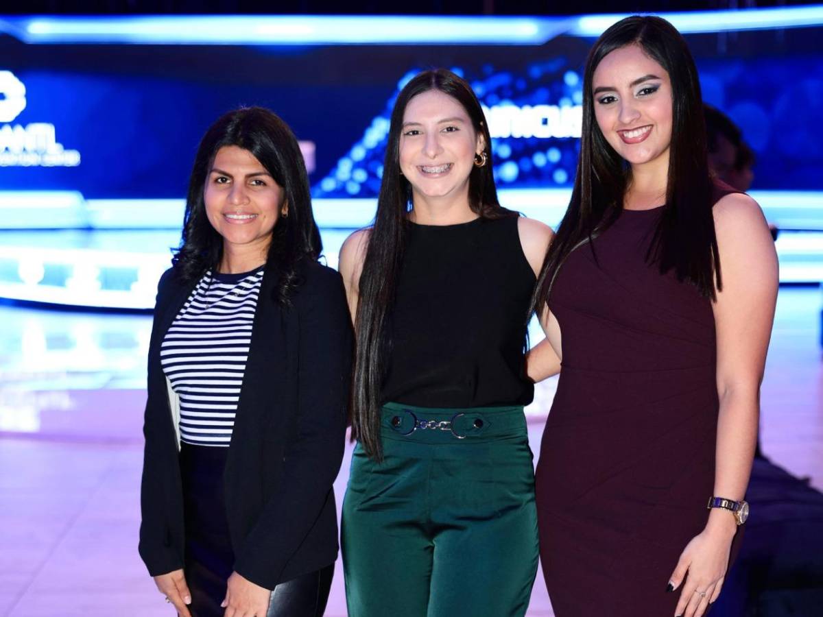 Celebran alianza estratégica con coctel empresarial en SPS