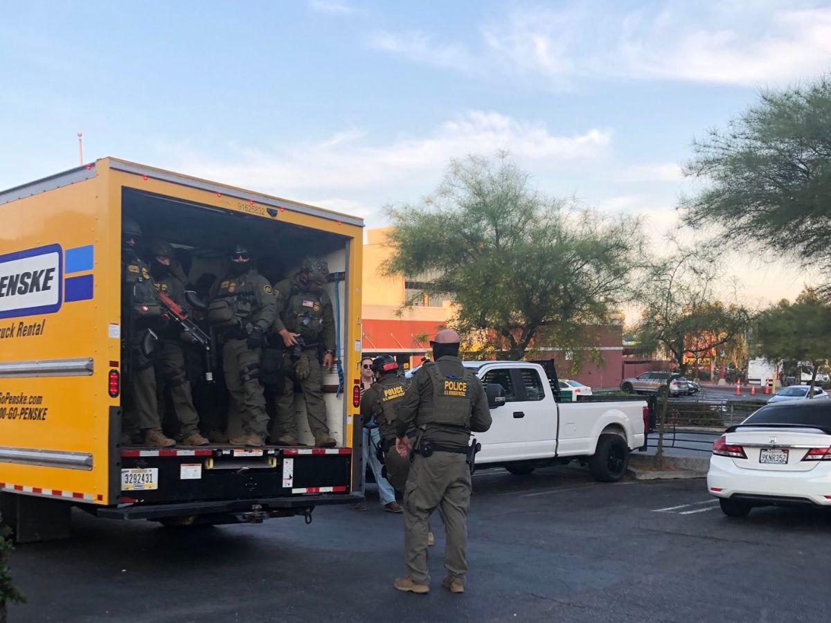 'Caballo de Troya': Agentes de ICE se esconden en camión para sorprender a migrantes