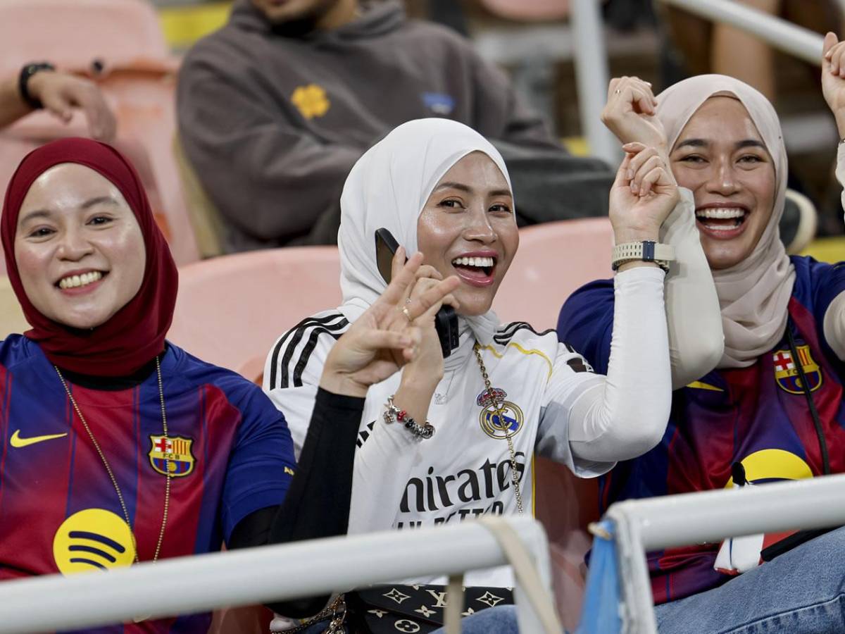 Barcelona festeja la Supercopa, el culpable de derrota del Real Madrid y burla de Raphinha