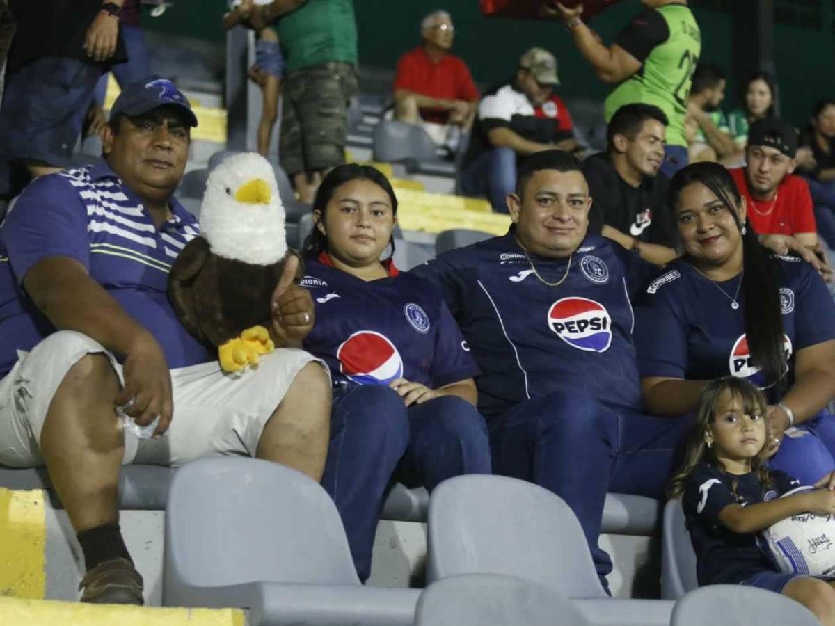 Marathón vuelve a sonreír, frustración de Motagua, enojo de Lavallén y bellas chicas