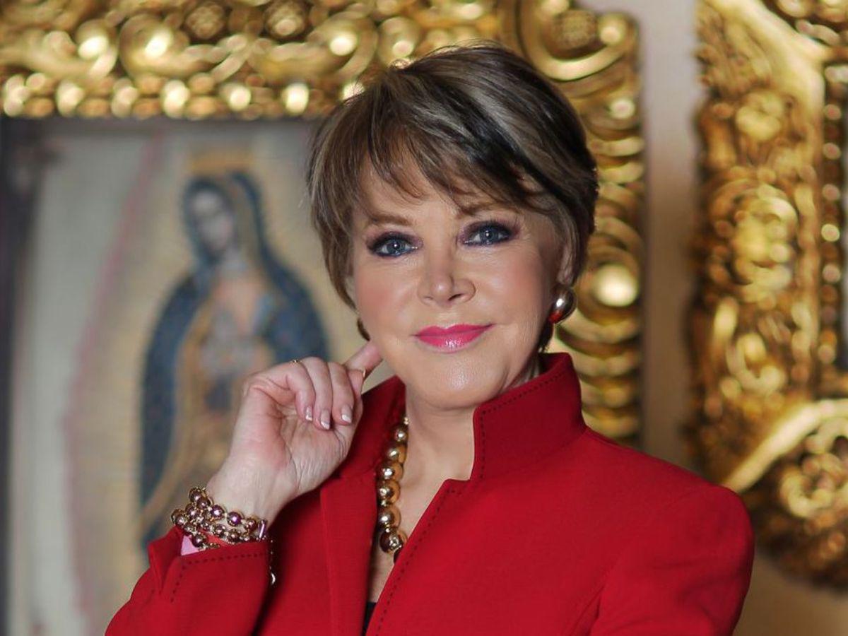 Lolita Ayala causa preocupación tras reaparecer con bastón y tanque de oxígeno