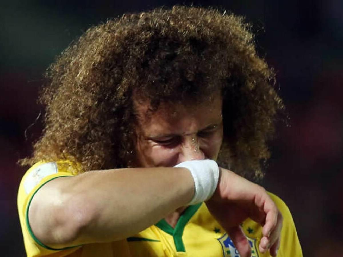 David Luiz luce irreconocible: el sorpresivo cambio de look tras cortarse el pelo