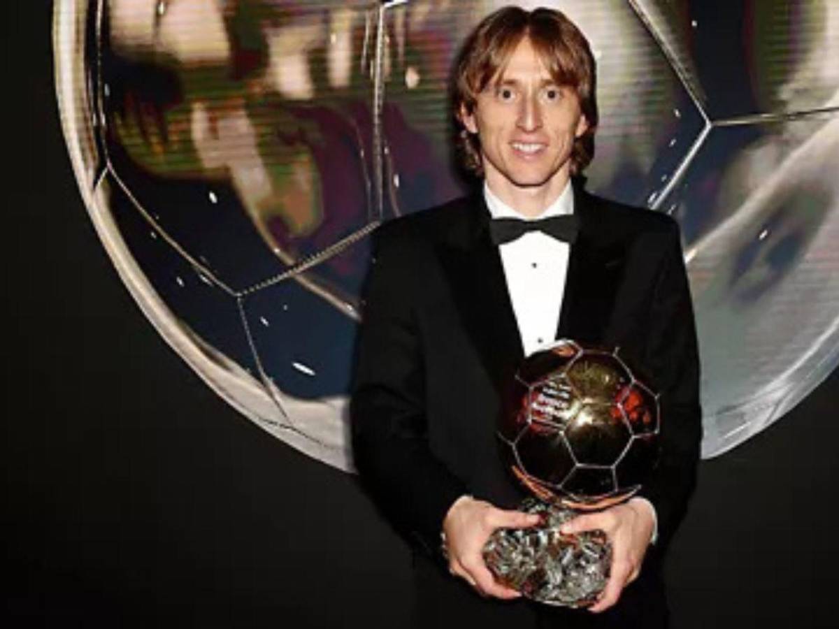 Luka Modric enfurece al Real Madrid: decidió donar su Balón de Oro a otro equipo