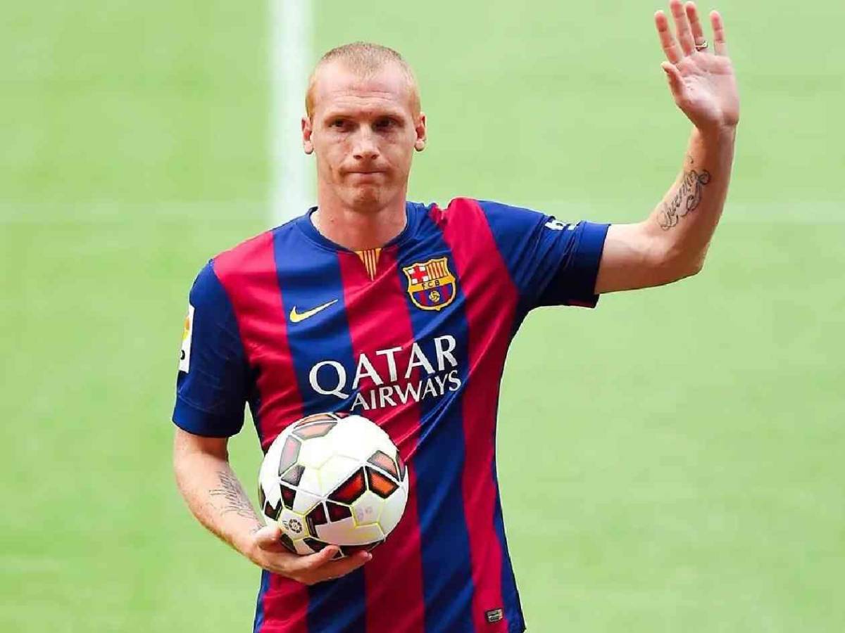 Fue campeón con Barcelona, trabaja en una tienda y sorprende: Tengo problemas