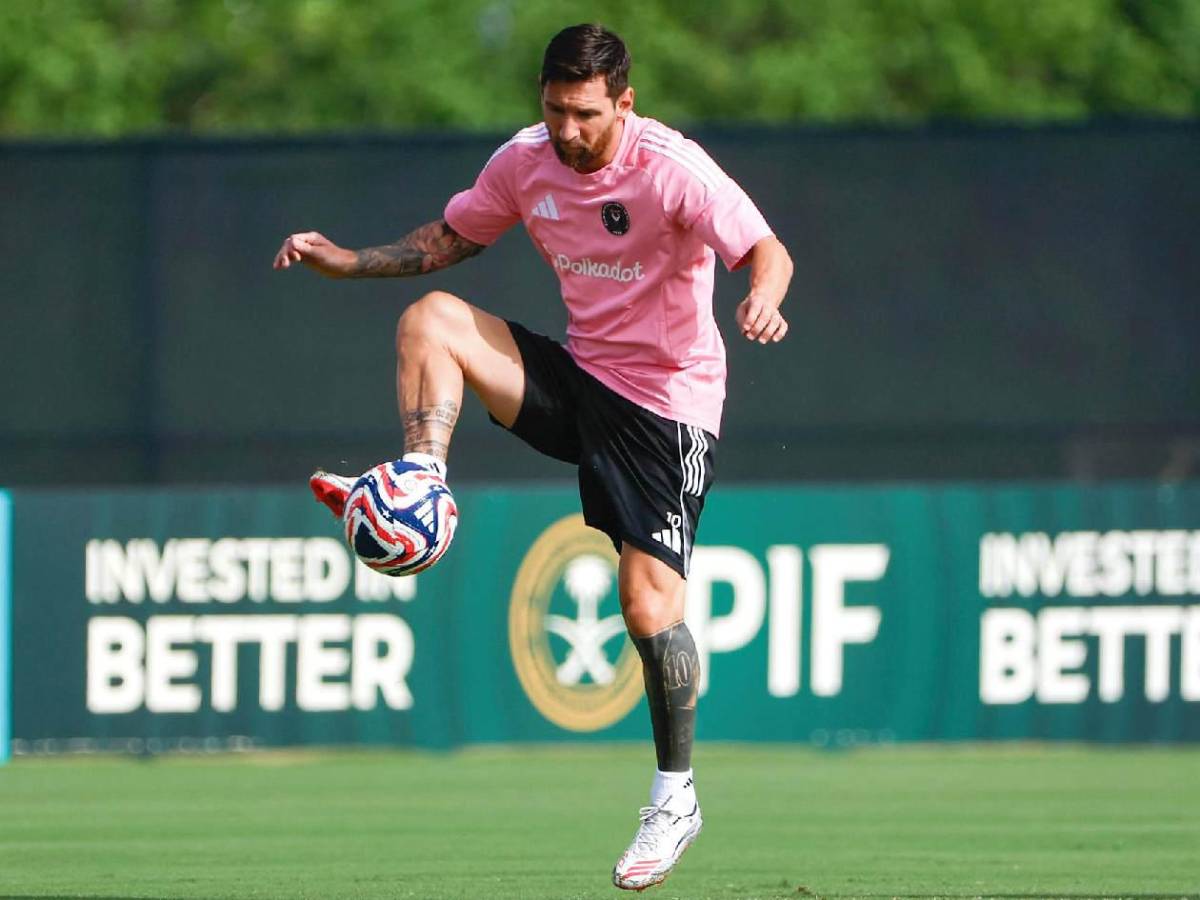 Messi recibe inesperada oferta para jugar contra Cristiano: ha iniciado conversaciones