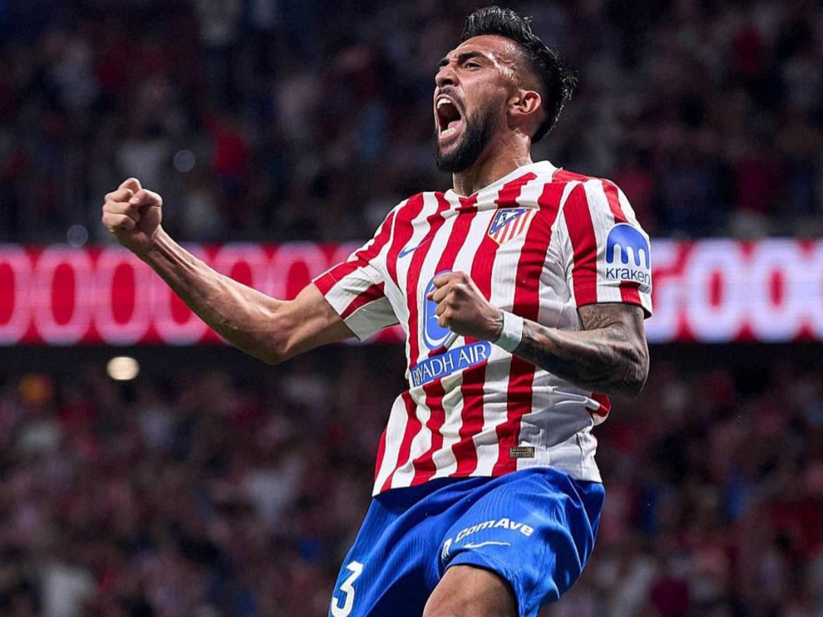 Explosivo romance: Futbolista le quita mujer a compañero y arden las redes