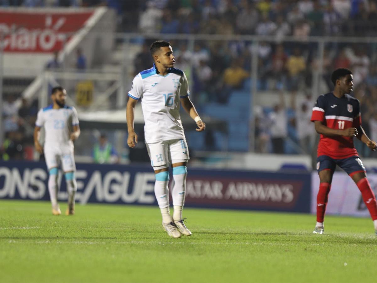 Edwin Rodríguez lamentando una ocasión de gol.