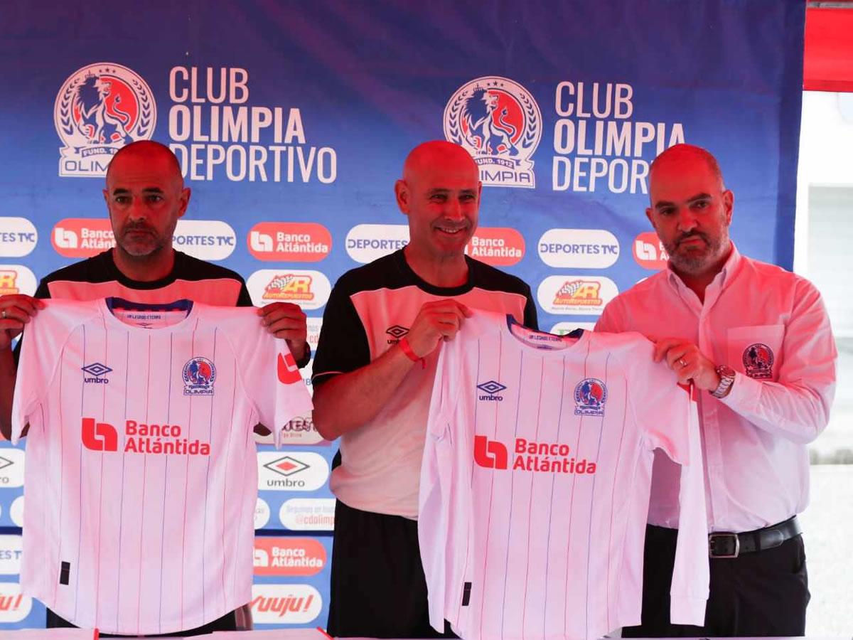 Eduardo Espinel, presentado como DT de Olimpia: fichajes, estilo de juego y su primera decisión