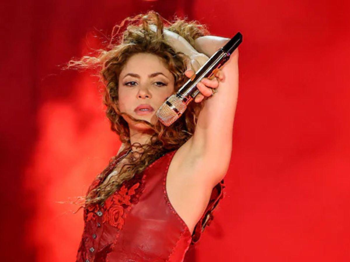 Piqué quiere darle una miseria a Shakira por la venta de su casa