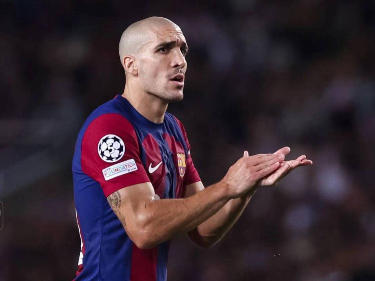 Hansi Flick descarta a tres jugadores del Barça y define el futuro de Marc Casadó​​​​​​