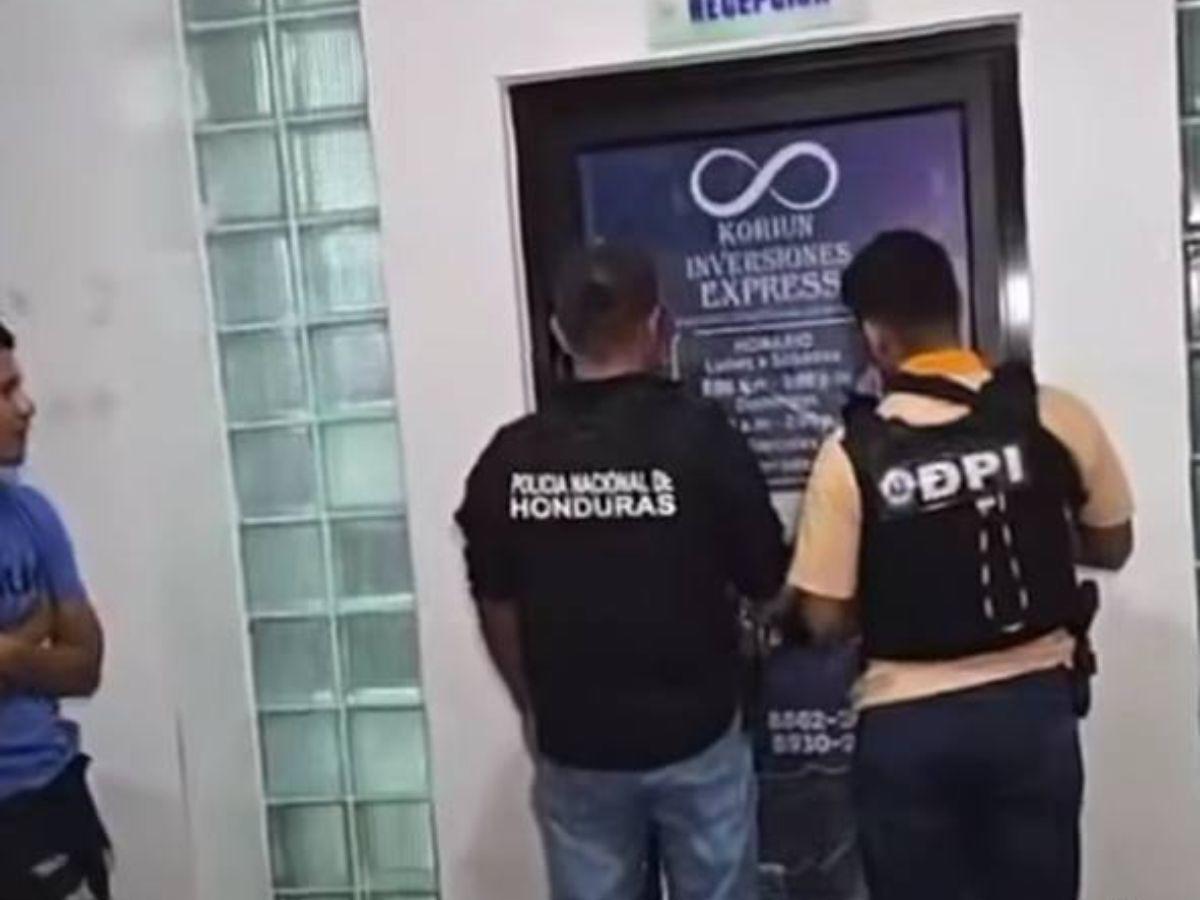 Descubren fusiles R-15 y una Uzi durante operativo en Koriun en Choloma