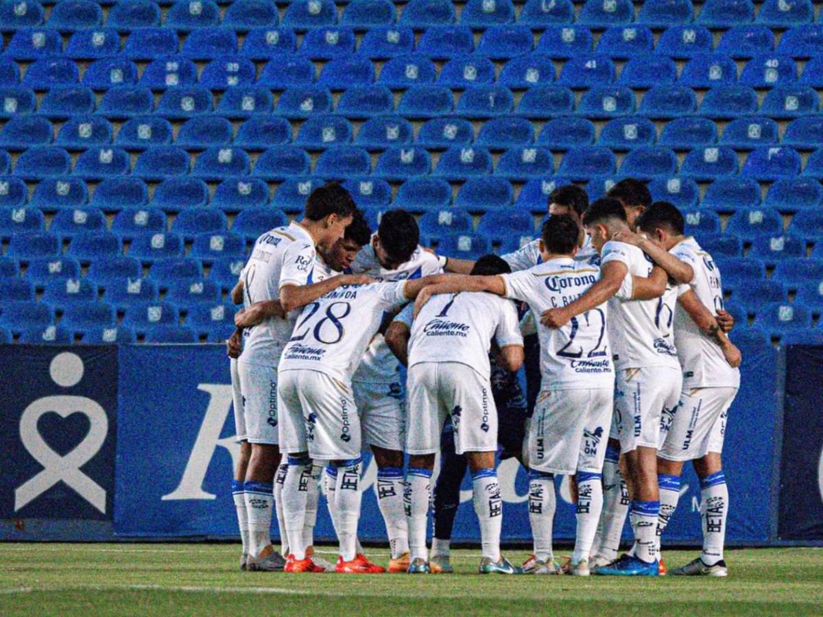 Futbolistas metieron mujeres a la concentración y todo termina en golpes