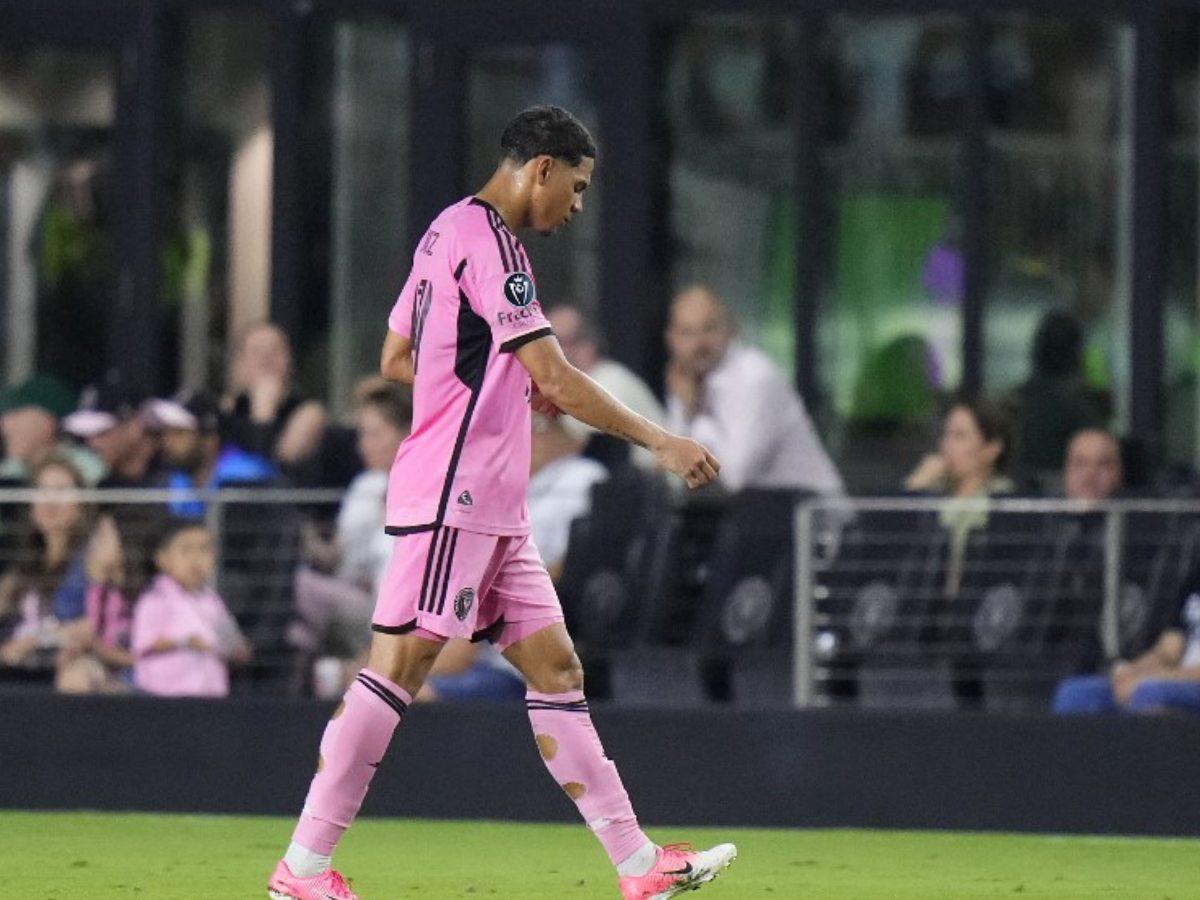 David Ruiz dejó con 10 al Inter Miami y el Monterrey aprovechó para remontar el juego.