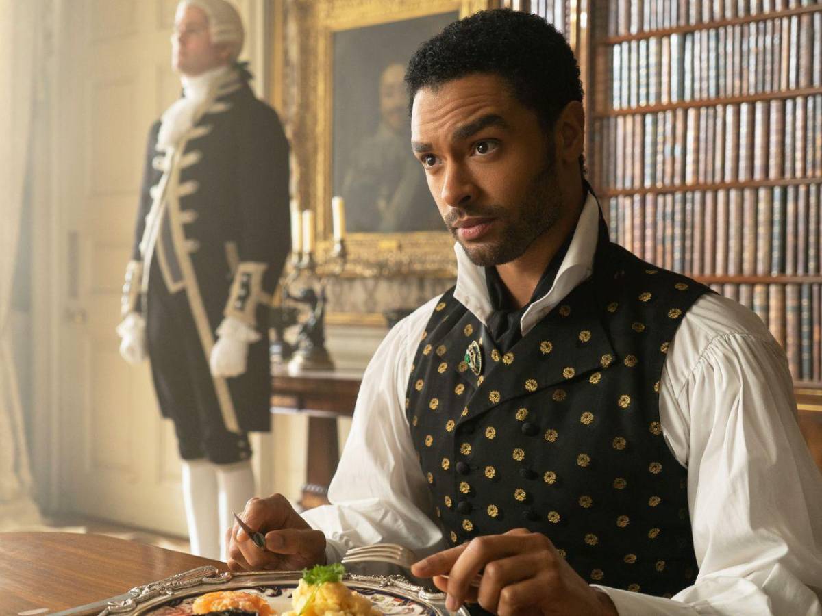 El Duque vuelve a la carga: Regé-Jean Page regresa a Netflix