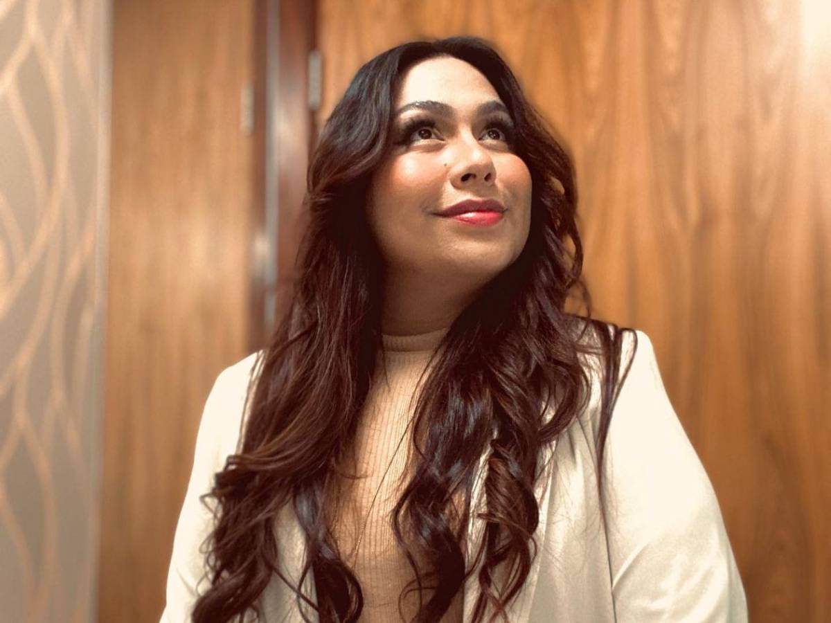 Cantante cristiana cantó gratis en boda de su pastor y terminó humillada