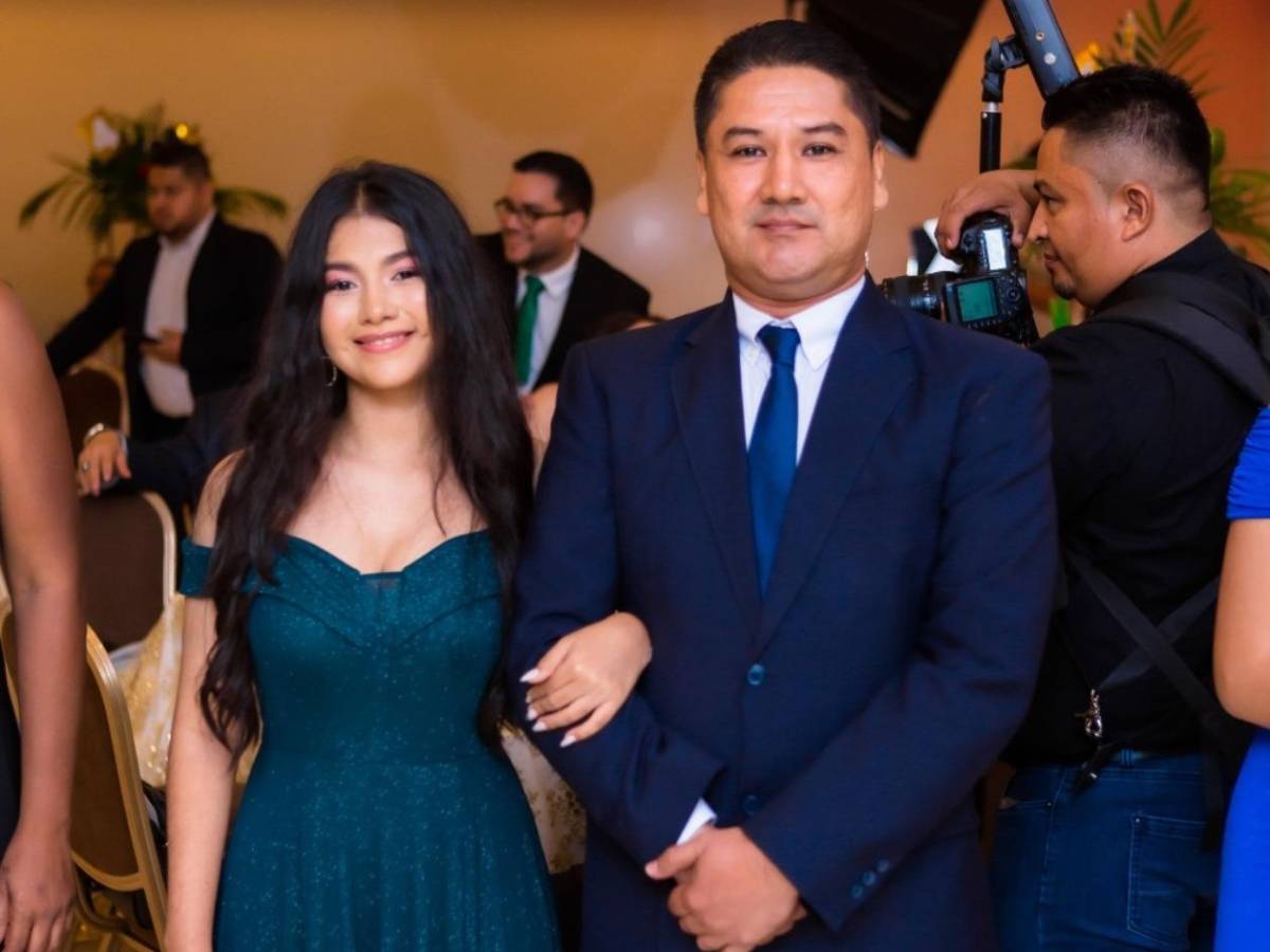 Seniors de la Saint Paul Academy celebran su logro académico