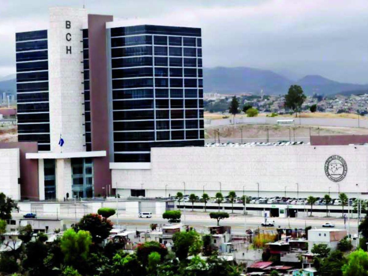 El BCH mantiene restricciones al acceso a dólares