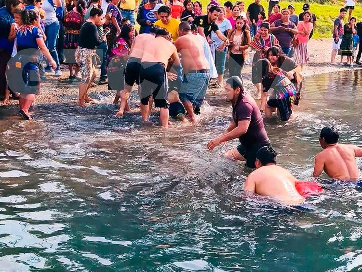 Hombre muere ahogado en pleno bautizo evangélico