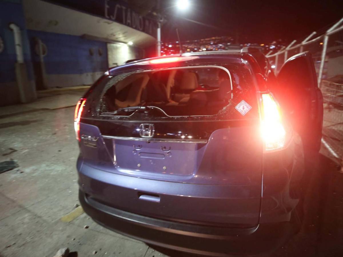 Said Martínez, víctima de los disturbios entre las barras de Motagua y Olimpia