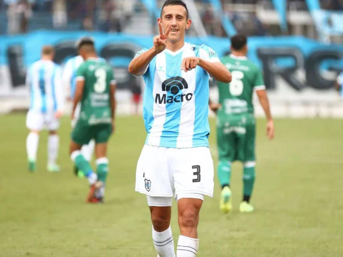 Detienen a jugador profesional por alarmar en un avión con la palabra “bomba”