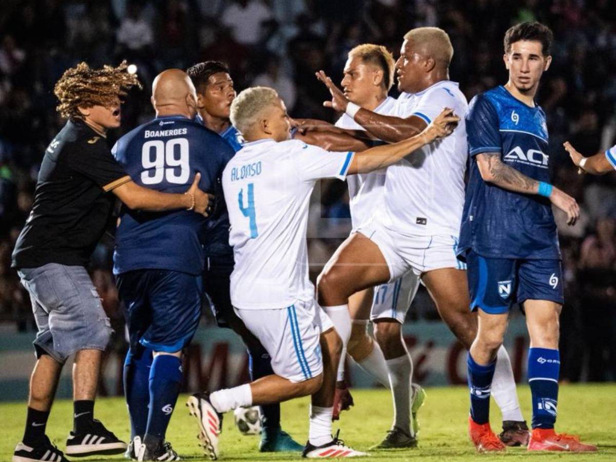 El partido de tiktokers en fotos: ternura, caos y despedidas