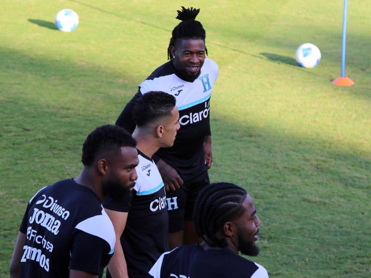 Selección de Honduras tuvo primer entreno, caras nuevas y alarma con jugador
