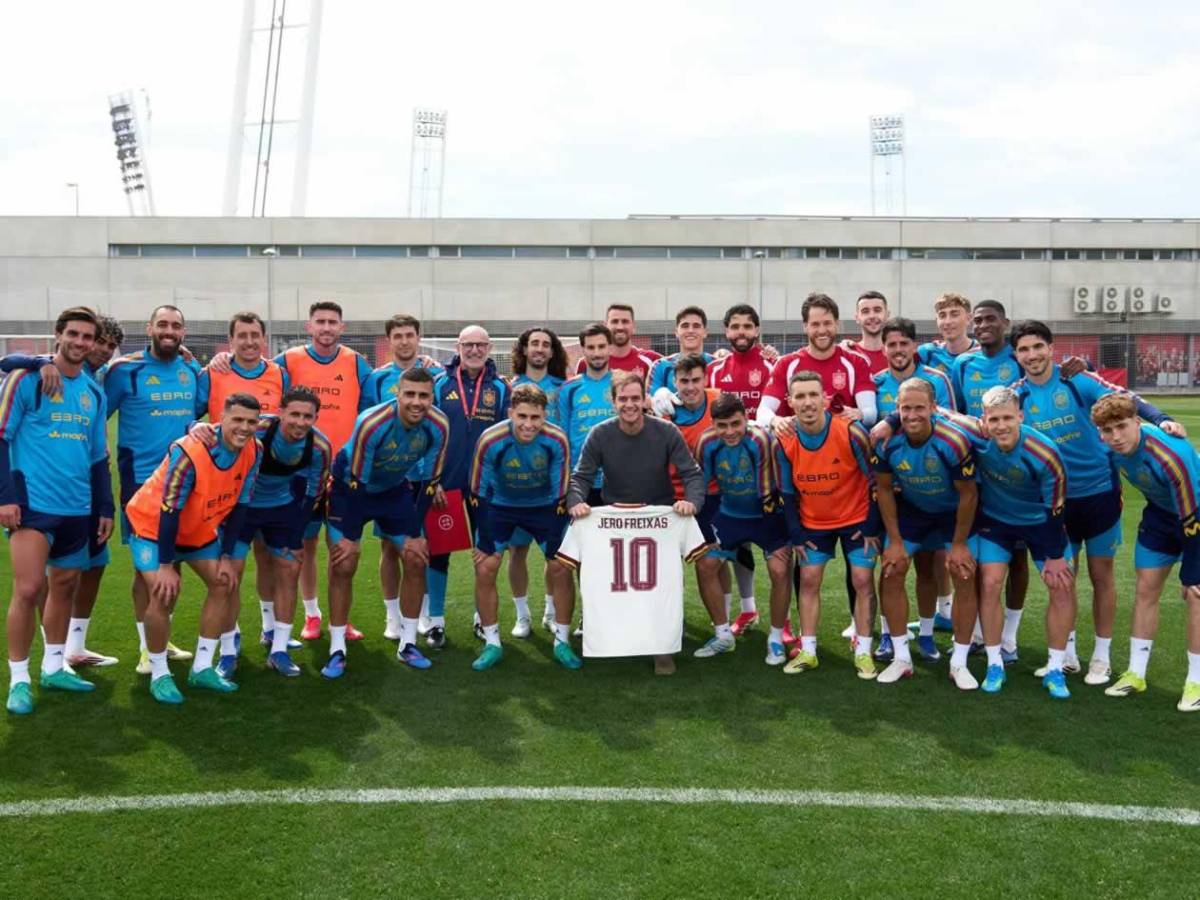 Dirigentes de Honduras visitan concentración de España y gesto de Lamine Yamal