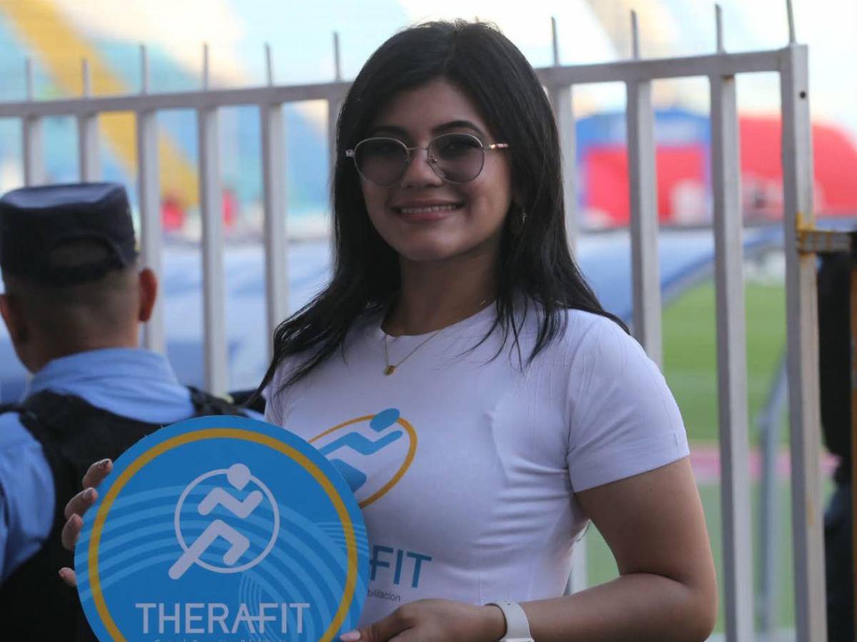 Las bellezas del clásico, show de Ultra Fiel y ambientazo para el Olimpia-Motagua