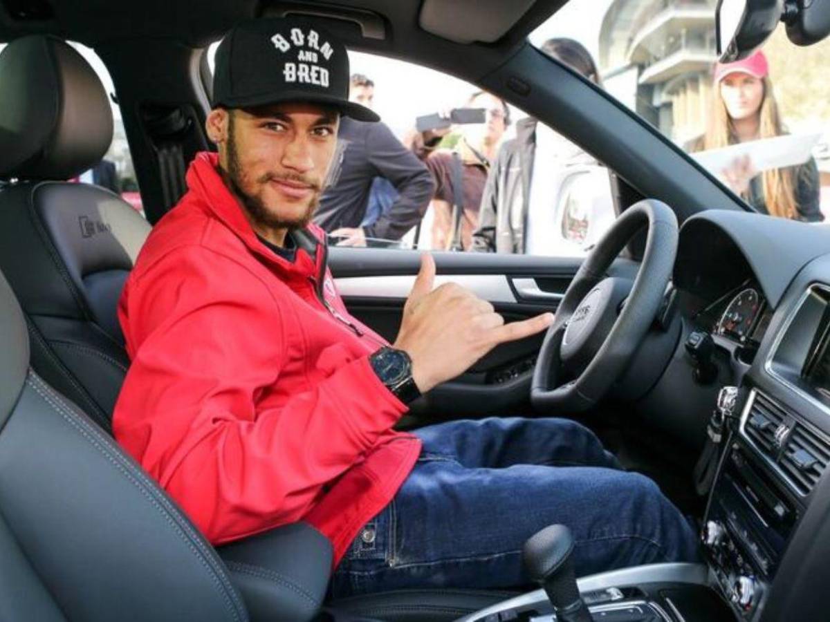 Neymar compra excéntrico Batimóvil ilegal: Por esta razón no lo puede usar