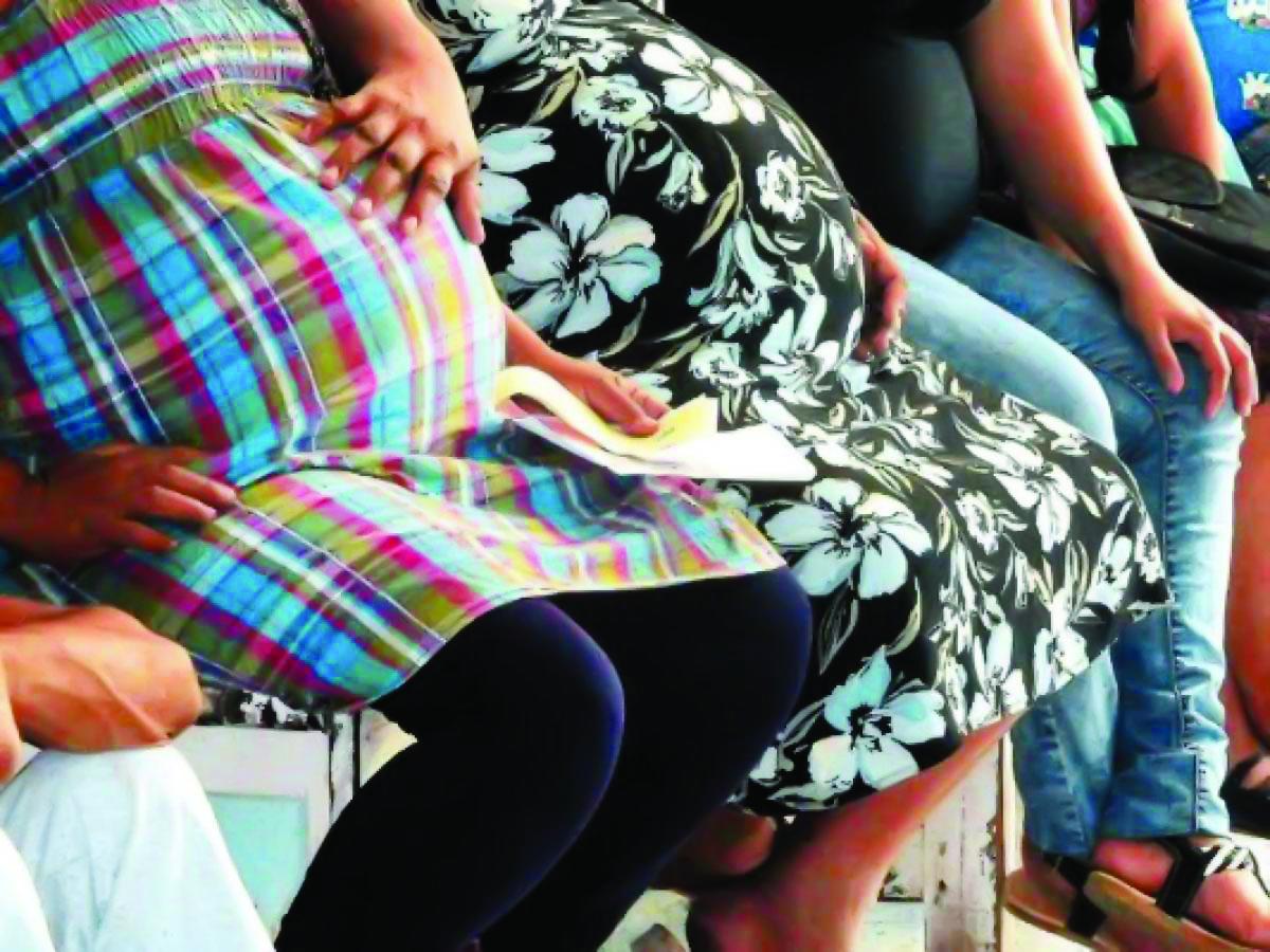 Más de 20,000 adolescentes y niñas dan a luz al año en Honduras