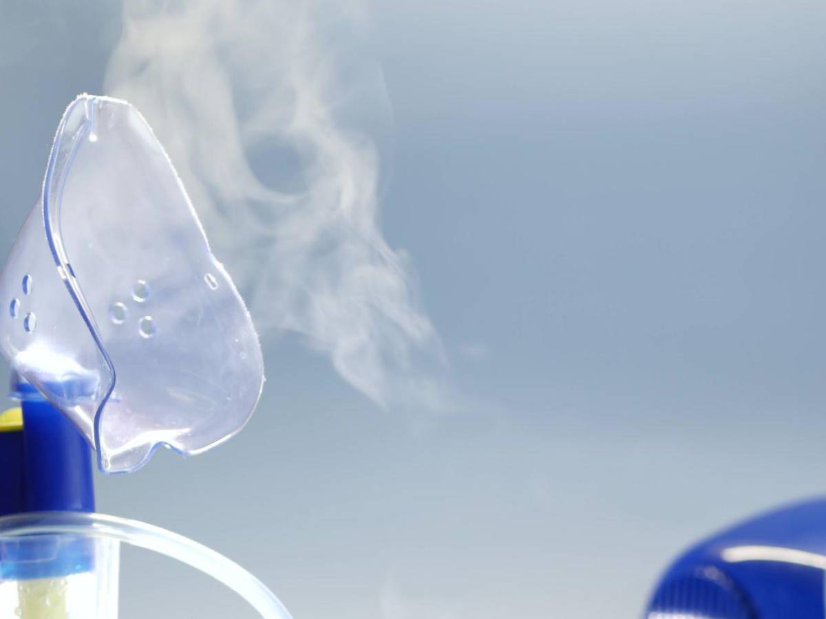 Así destroza la tos ferina el pecho de un bebé: tose hasta ponerse morado...