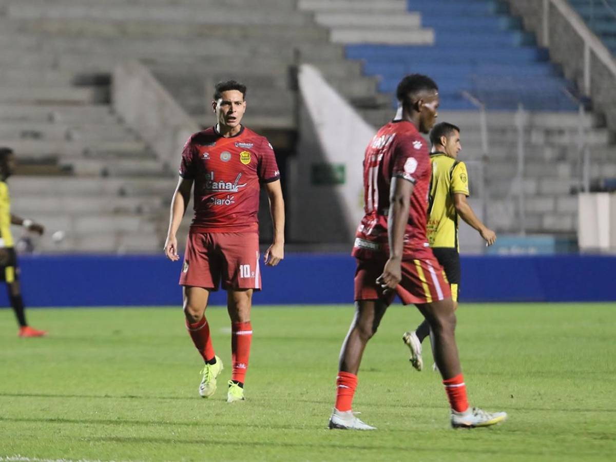 Pelea entre jugadores de Real España, festejo de Génesis y las chicas