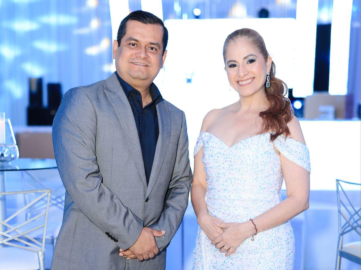 UTH y Grupo Inversa celebra su cena navideña con una noche inspirada en La Reina de Hielo y El Cazador