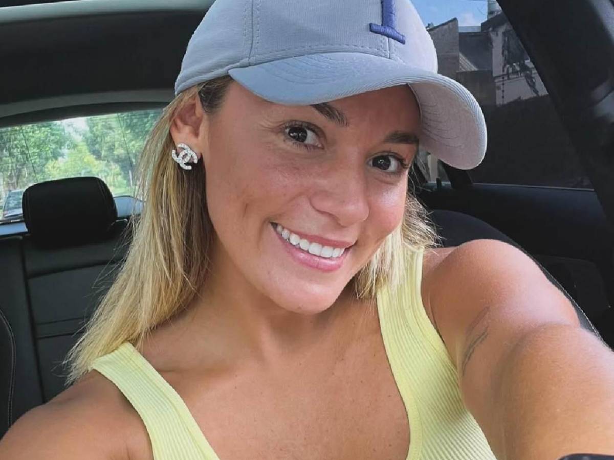 Exnovia de Maradona confirma noviazgo con polémico futbolista