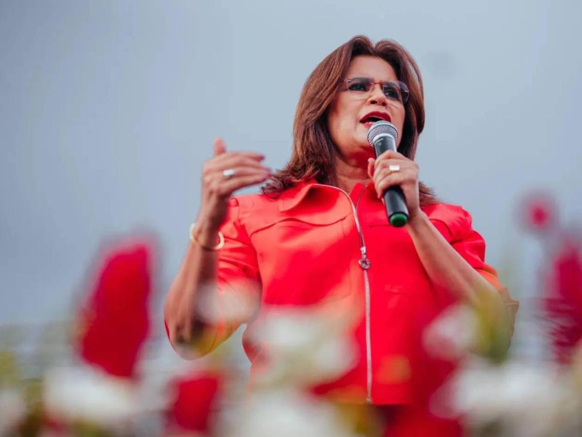 Rixi hace confesión sobre madre de Dereck Moncada y deja mensaje