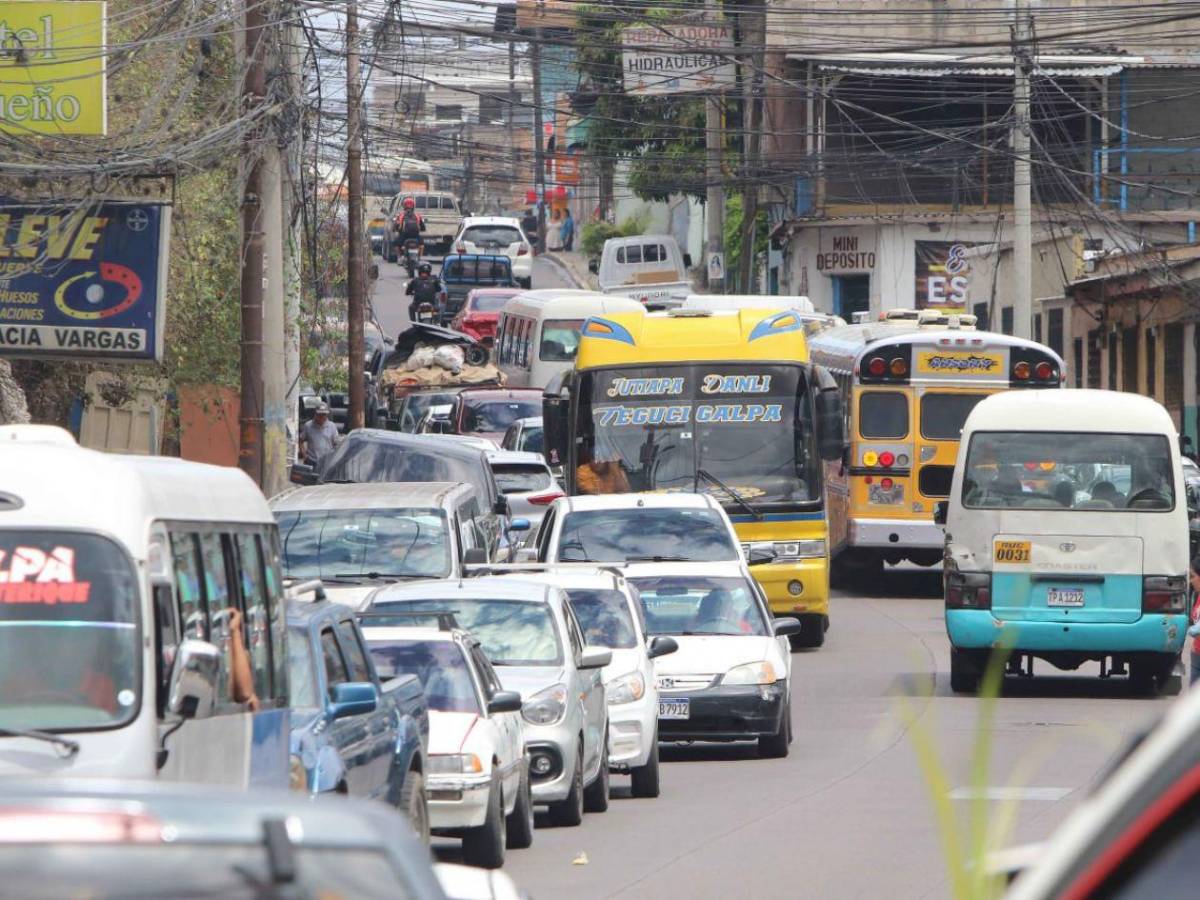 Masiva movilización marca inicio de Semana Santa