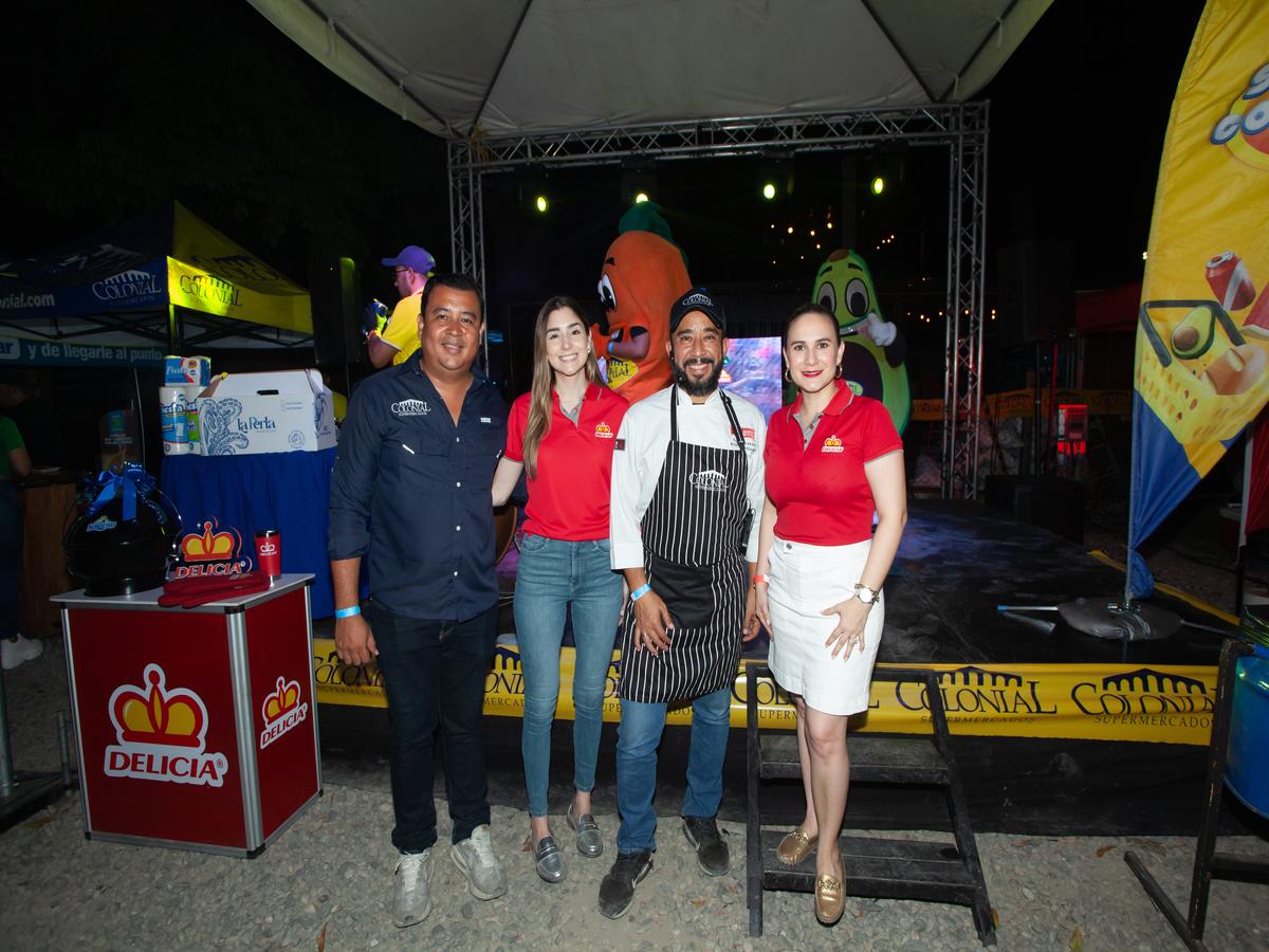 Ejecutivos de Supermercados Colonial, Francisco Pereira, el chef Frank Arévalo de El Salvador y Melany Galeano de Cargill Honduras.