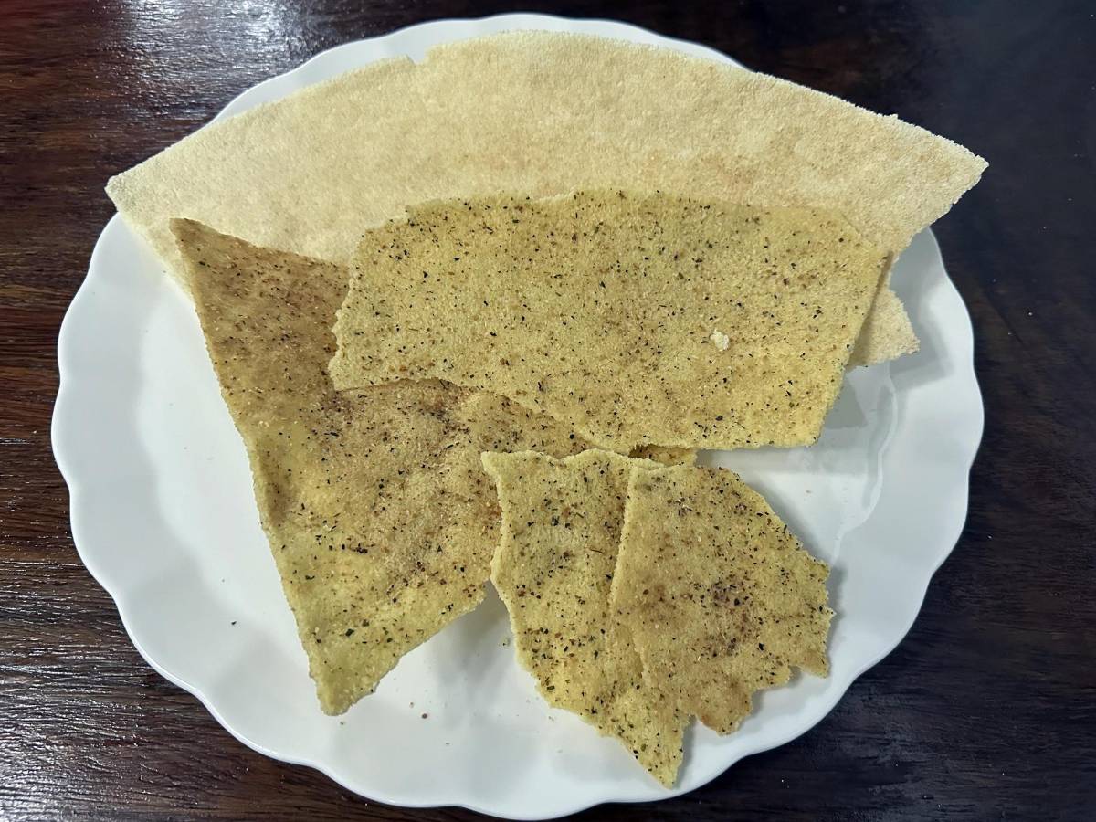 Fotografía del 11 de enero de 2025 de proporciones de casabe, en Trujillo (Honduras).