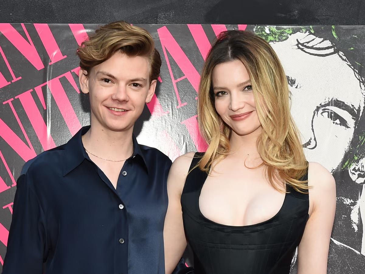 Thomas Brodie-Sangster, de 34 años, y Talulah Riley, de 38, se casaron tras dos años de noviazgo.