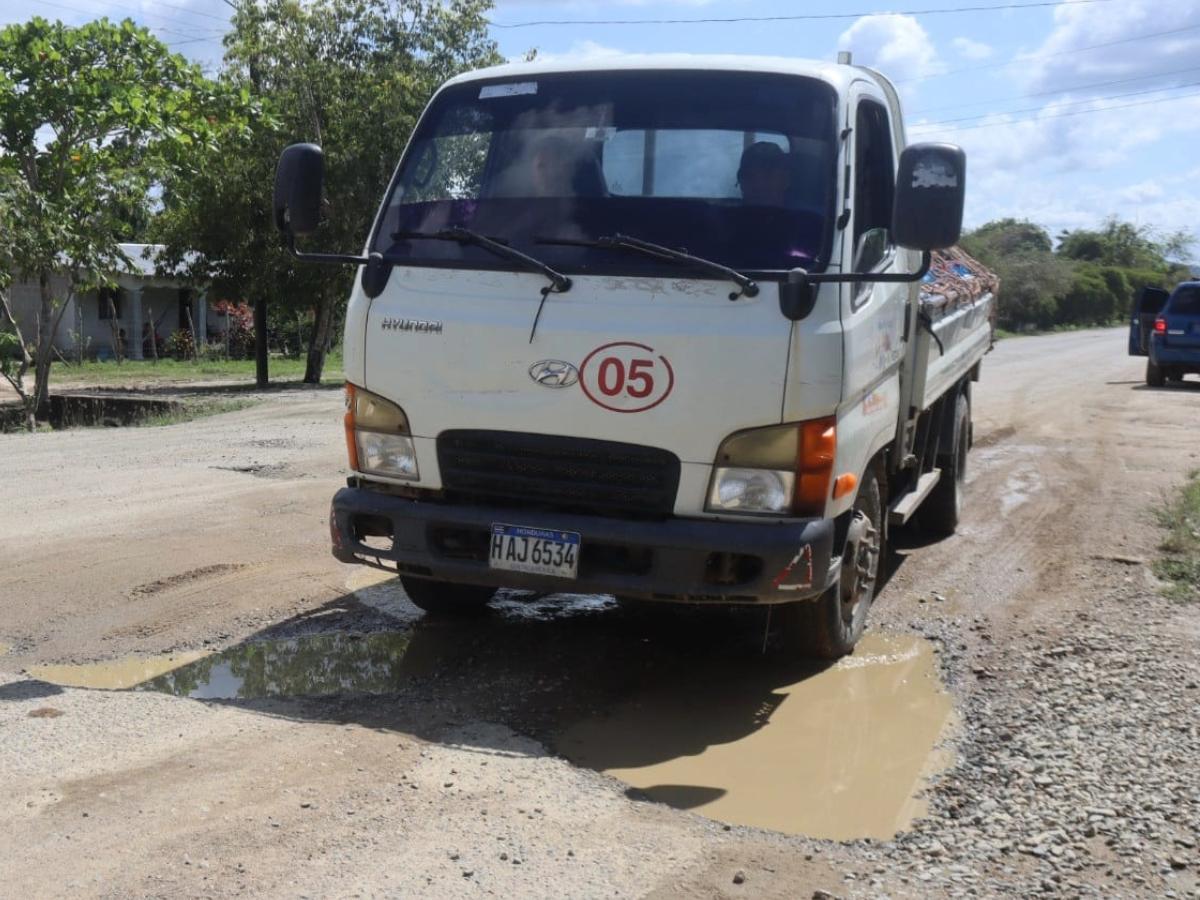 Pobladores se tomarán calle en Colón por tardía repuesta de reparación de carretera