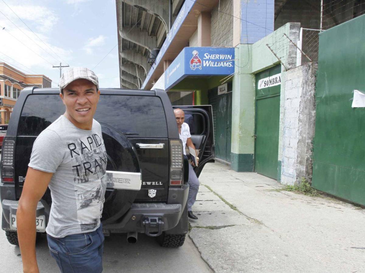 Fotos inéditas de Rambo de León y su vida de lujo en su 'prime' en Italia