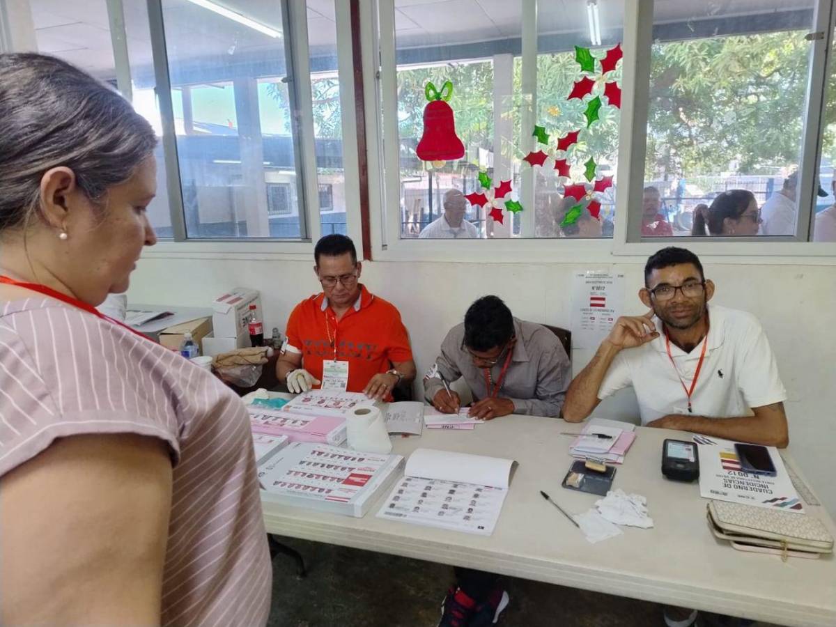 Los políticos y figuras que ejercieron el voto en La Ceiba